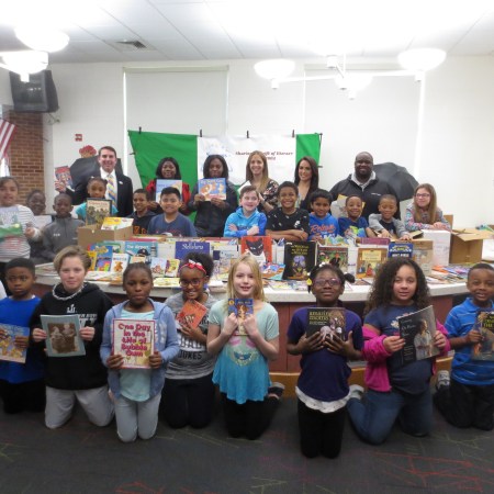 Delaware literacy organization Success Won’t Wait celebrates Drop Everything and READ Month with Colonial School District Book Giveaway