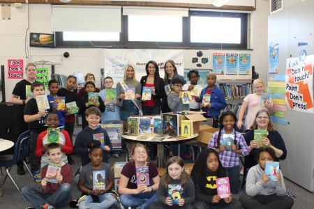 Success Won't Wait donates over 400 books to Carrie Downie Elementary in New Castle, Delaware! Vincenza Carrieri-Russo