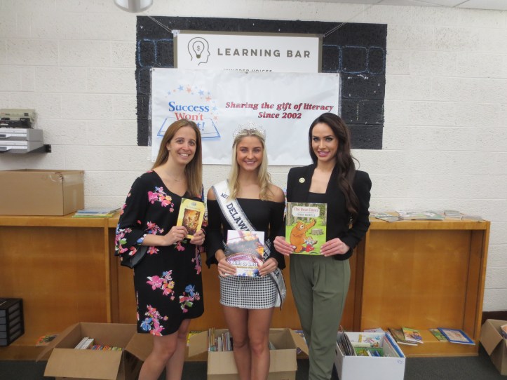 Success Won’t Wait donates 400+ books to Pleasantville Elementary School in New Castle, Delaware